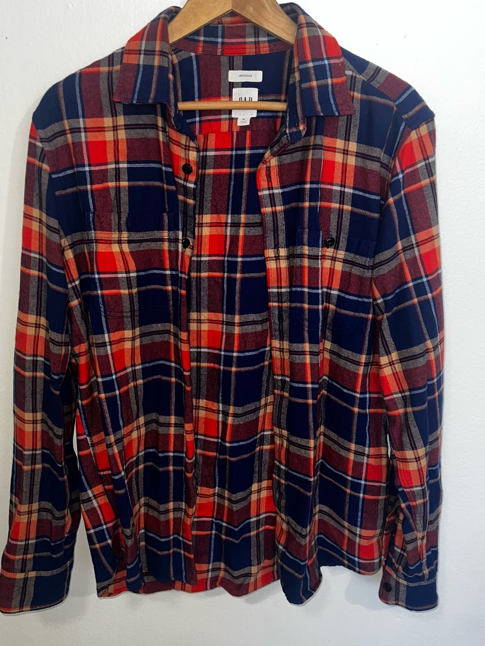 GAP Untucked Mens Medium Plaid Flannel Shirt Orange Blue Long Sleeve Button Up